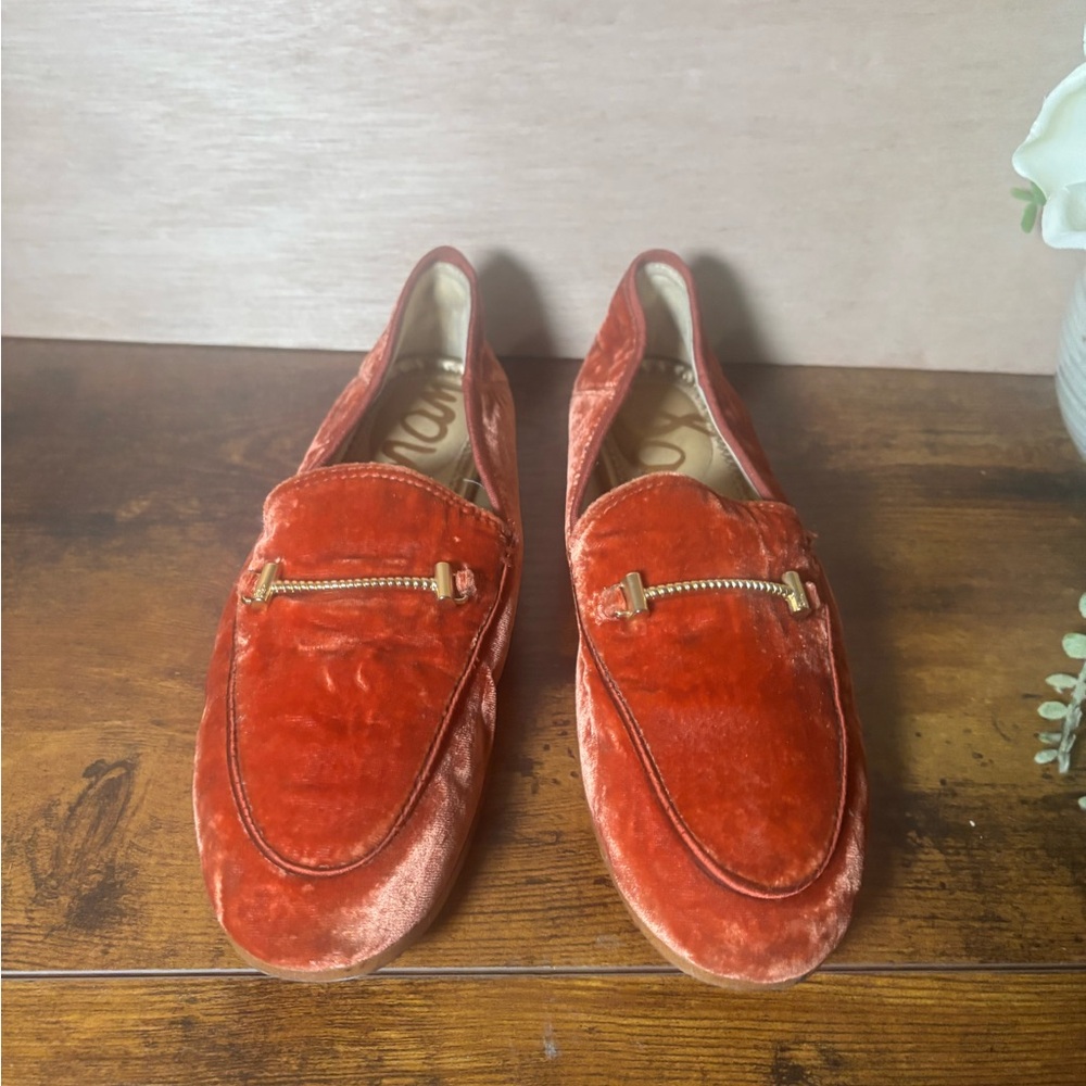 Sam Edelman Loraine Canyon 
Velvet Orange Loafers with Gold Accent Orange 5M